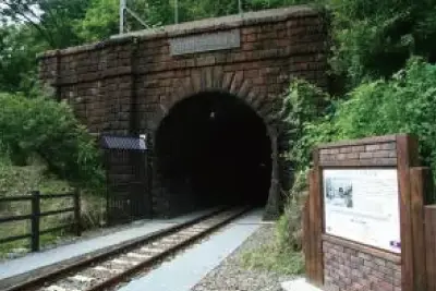 歴史あるトンネルの再生に鉄道ファンも興味津々?!