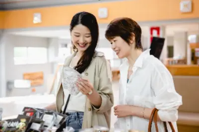 自分へのご褒美やお土産を選ぶ楽しさ