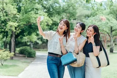 友達と行くから楽しい！移動時間までイベントになるバス旅