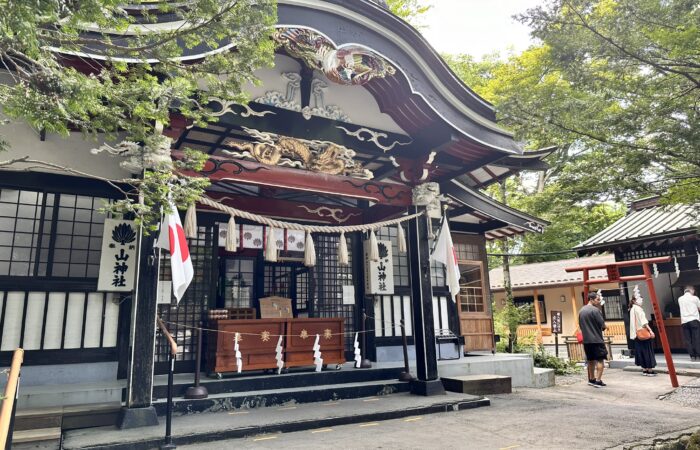 新屋山神社