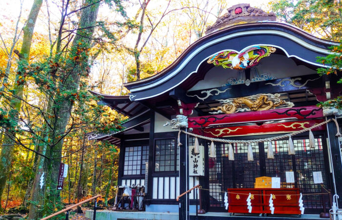 新屋山神社