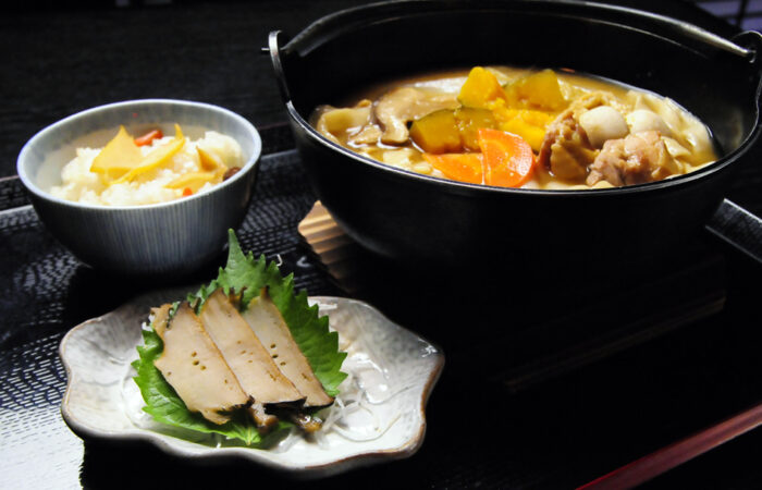 「長寿村権六」の『ほうとう』
