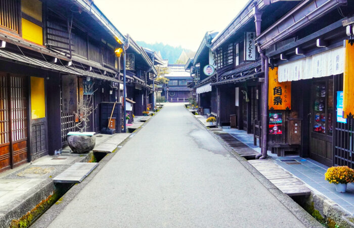 宮川朝市・高山