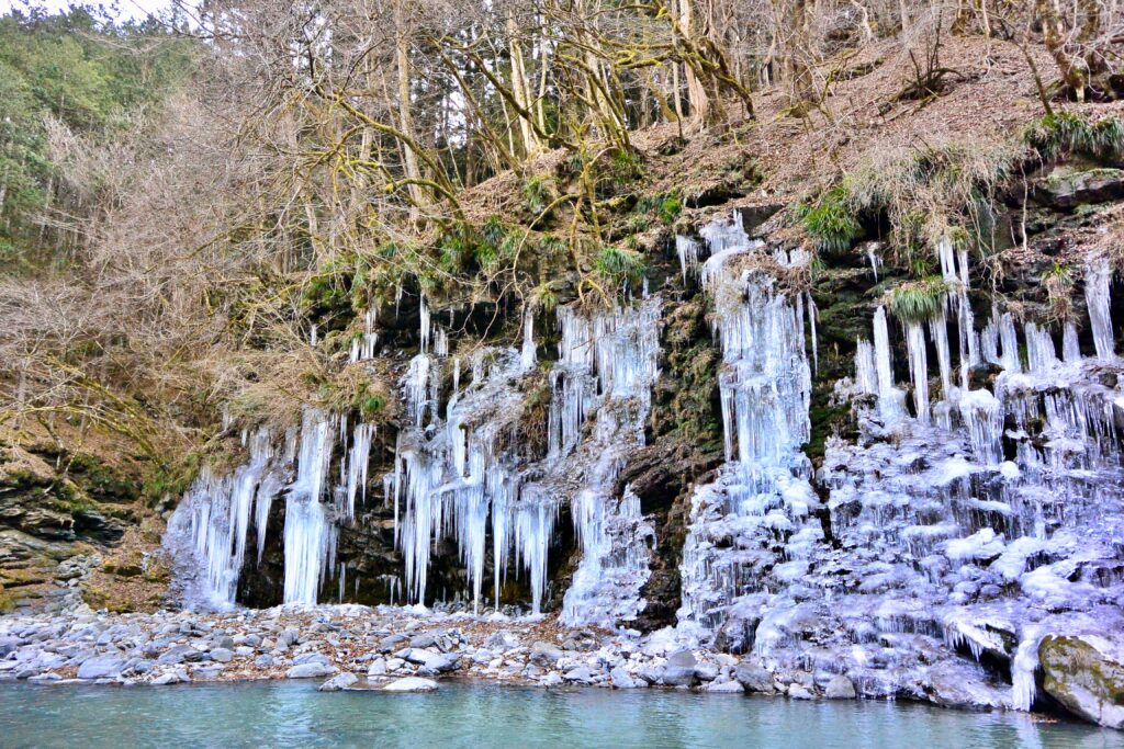 三十槌の氷柱