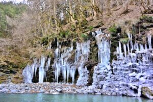 三十槌の氷柱