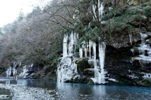 三十槌の氷柱
