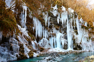 三十槌の氷柱