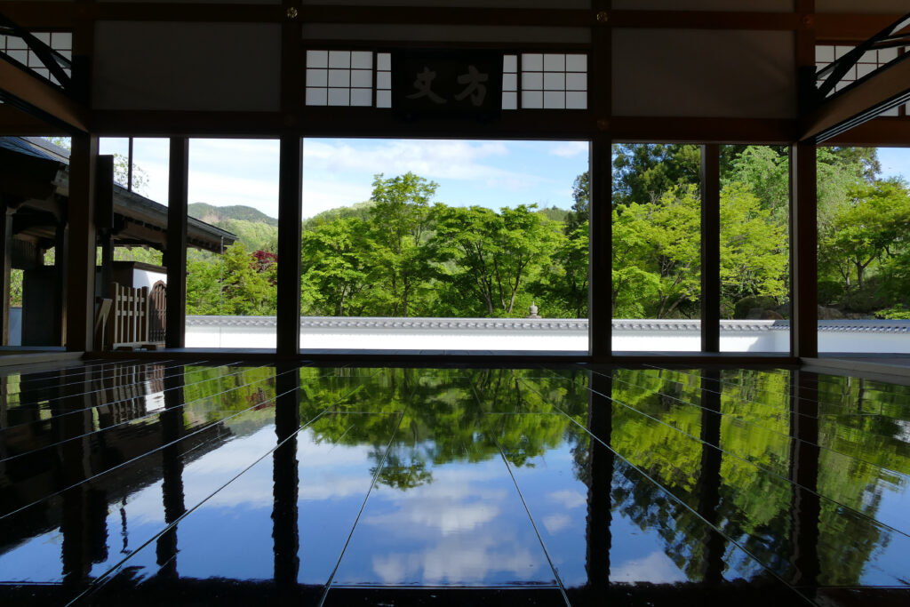 宝徳寺床もみじ